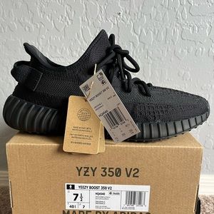 New Yeezy 350 V2 final model released